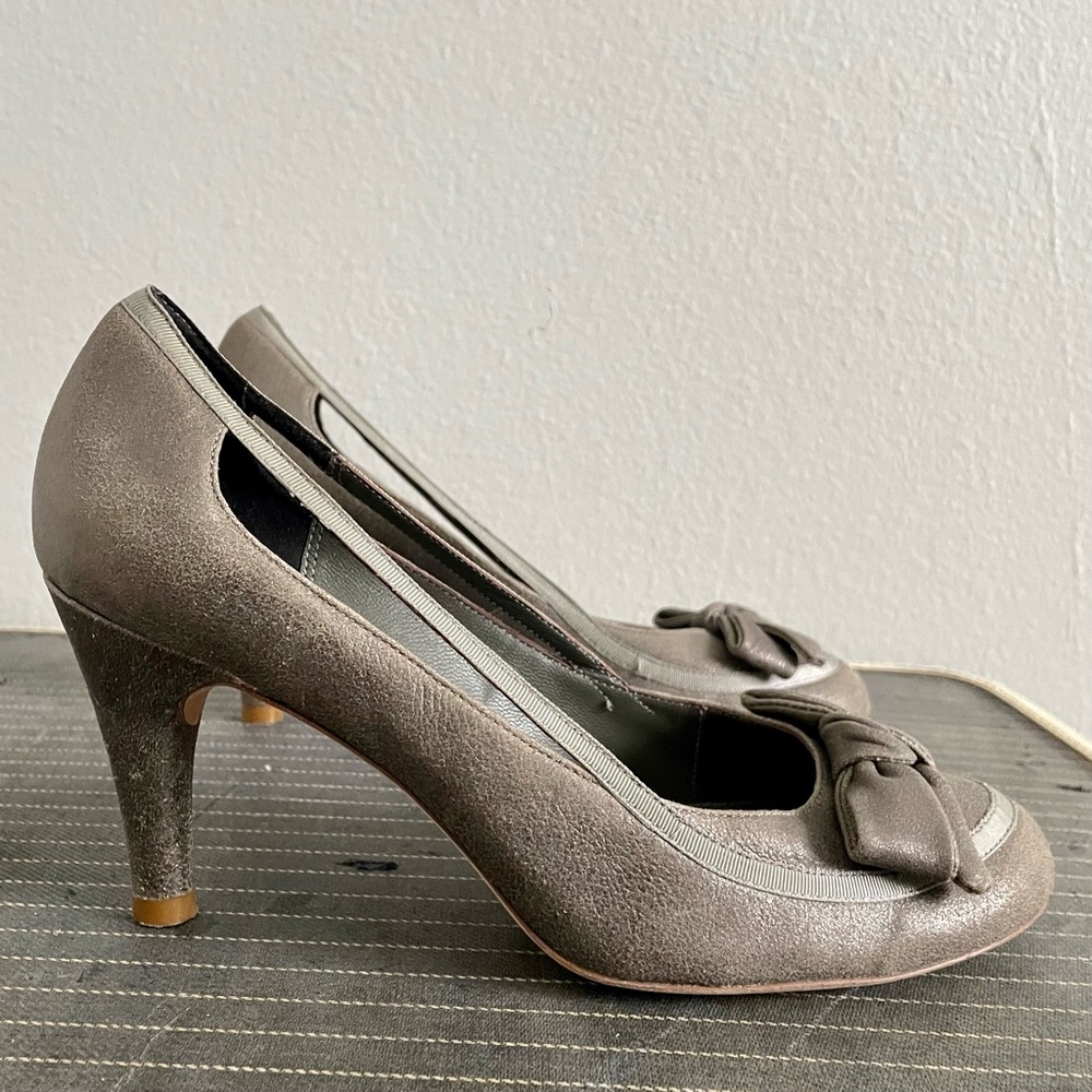 Whistles London Tan Gray Gold High Heels Pumps Shoes Size EU 40 Retro Bows US 9